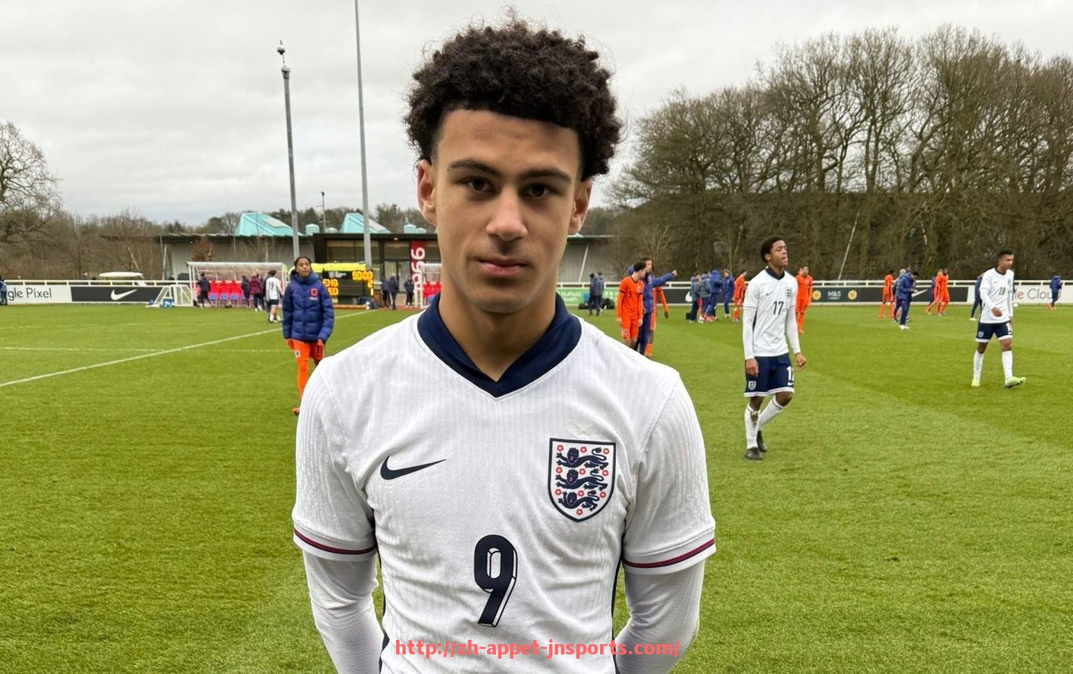 江南体育APP-实况足球中超联赛完整版游戏内容介绍