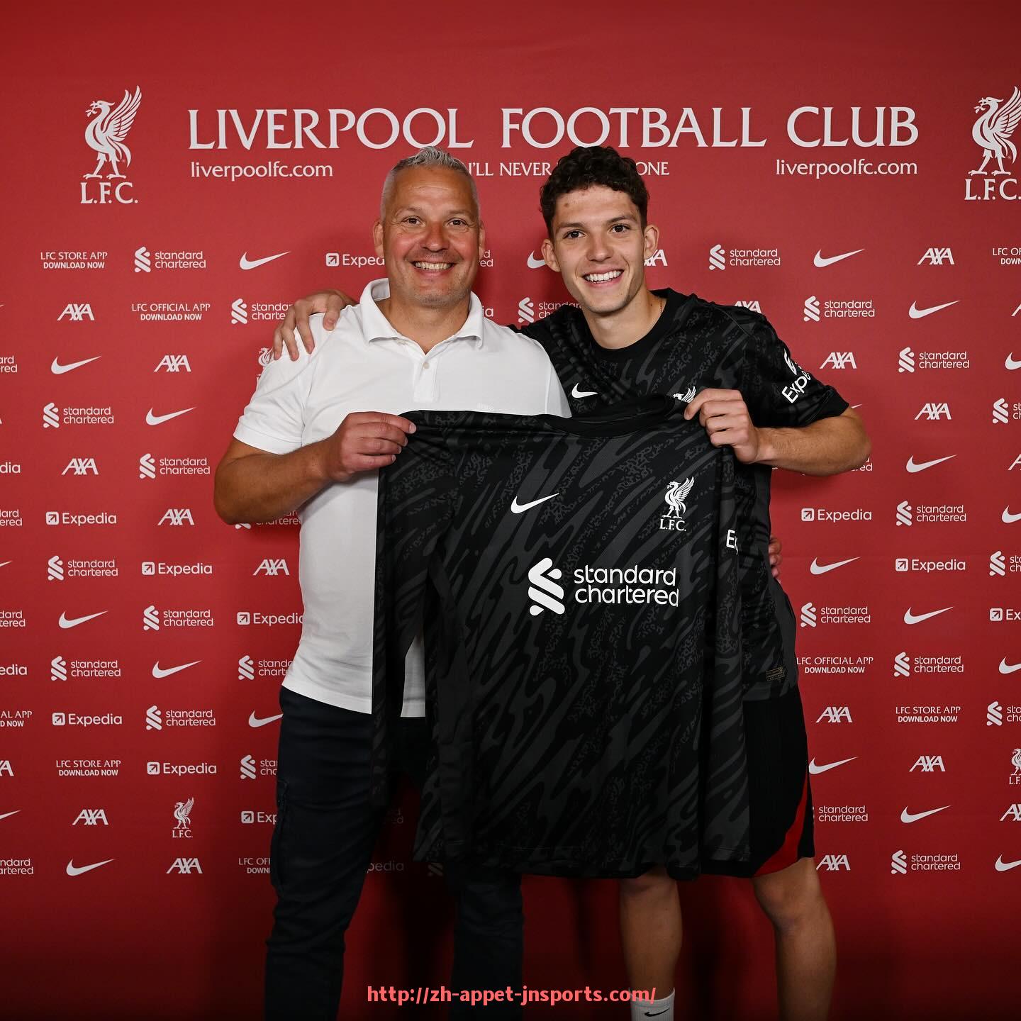 江南体育APP-法甲球员伤病频率与联赛比赛强度之间的关系研究